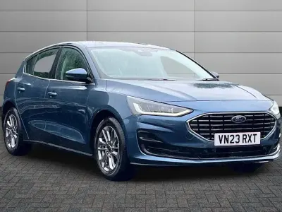 Used Ford Focus Titanium 125 HP (91 kW) 2023 Chrome blue Hatchback