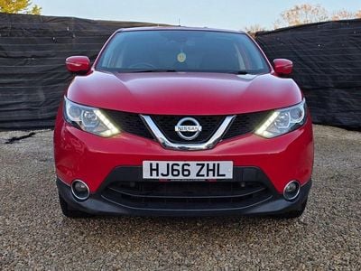 Red Used 2016 Nissan Qashqai N-Connecta SUV | £5,250 (Good price)