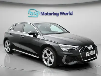 Begagnad Audi A3 Sportback S-Line 150 HK (110 kW) 2023 Svart Halvkombi