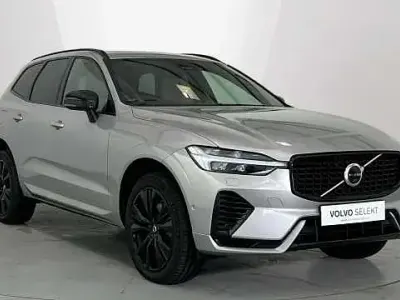 Usado Volvo XC60 Ultimate 449 HP (330 kW) 2023 Prateado SUV