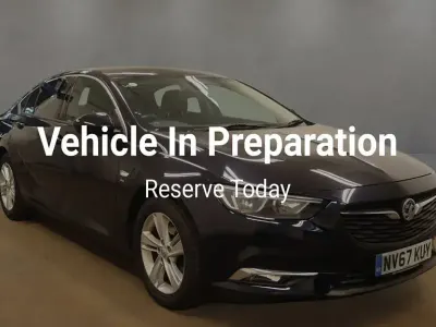 Używany Vauxhall Insignia Sport 163 KM (119 kW) 2018 Niebieski Hatchback