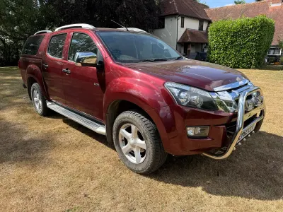 Used Isuzu D-Max 136 HP (100 kW) 2012 Red Pickup