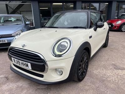 Second-hand Mini Cooper Classic 2019 Alb Hatchback