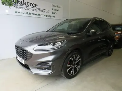 Usado Ford Kuga ST-Line X 150 HP (110 kW) 2020 Cinzento SUV