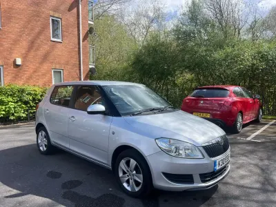 Begagnad Skoda Fabia SE 2014 Silver Halvkombi