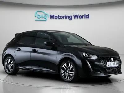 Begagnad Peugeot 208 Allure+ 130 HK (95 kW) 2024 Halvkombi