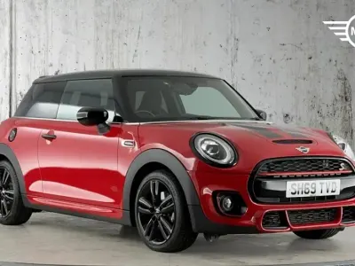 Begagnad Mini Cooper S Hatch 189 HK (139 kW) 2020 Röd Halvkombi