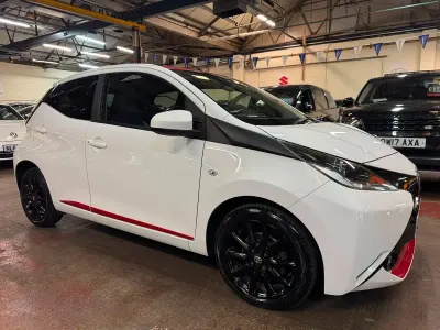 Used Toyota Aygo x-press 2017 White Hatchback