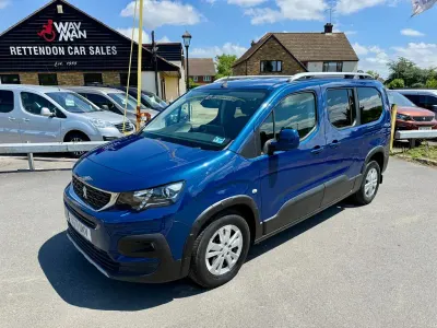 Used Peugeot Rifter Allure 131 HP (96 kW) 2021 Metallic blue MPV