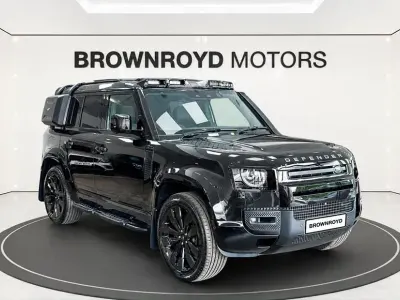 Used Land Rover Defender SE Dynamic 300 HP (220 kW) 2022 Black SUV