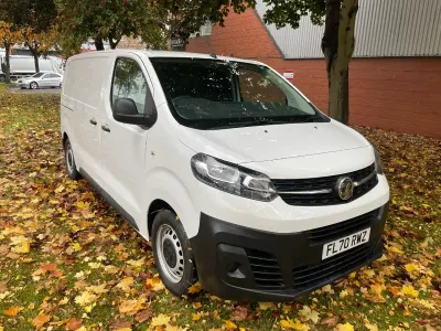 Used Vauxhall Vivaro Edition 120 HP (88 kW) 2020 White MPV