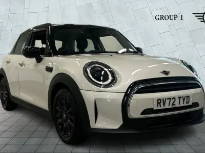 Used Mini Cooper Classic 134 HP (98 kW) 2022 White Hatchback