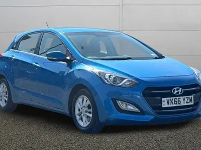 Second-hand Hyundai i30 SE 110 CP (80 kW) 2016 Albastru Hatchback
