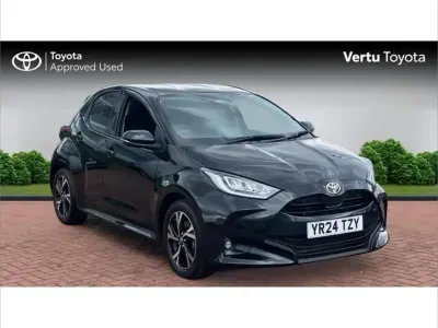 Used Toyota Yaris Design 113 HP (83 kW) 2024 Black Hatchback