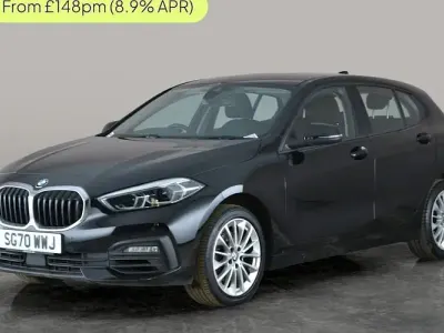 Begagnad BMW 118 Comfort Edition 140 HK (102 kW) 2020 Svart Halvkombi