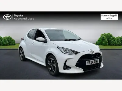 Used Toyota Yaris Design 116 HP (85 kW) 2024 White Hatchback