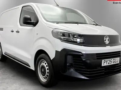 Used Vauxhall Vivaro 120 HP (88 kW) 2025 White MPV
