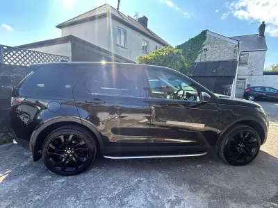 Begagnad Land Rover Discovery Sport HSE 180 HK (132 kW) 2017 Svart SUV