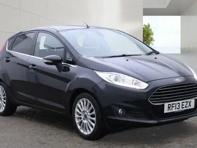 Used Ford Fiesta Titanium 75 HP (55 kW) 2013 Black Hatchback