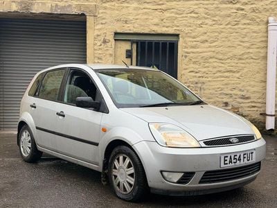 Silver Used 2004 Ford Fiesta Ghia Hatchback | £695 (Good price)