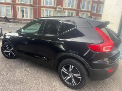Begagnad Volvo XC40 R-Design 2020 Svart SUV