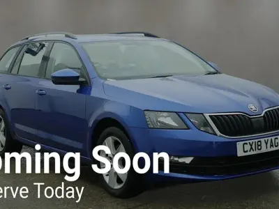 Usado Skoda Octavia SE 150 CV (110 kW) 2018 Azul Familiar