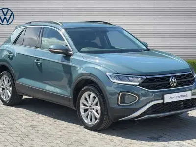 Usado VW T-Roc Match 150 HP (110 kW) 2025 SUV