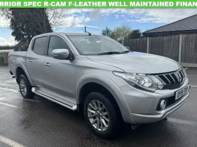 Usado Mitsubishi L200 Warrior 181 HP (133 kW) 2019 Prateado Pickup
