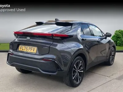 Used Toyota C-HR 140 HP (102 kW) 2025 Decuma grey SUV