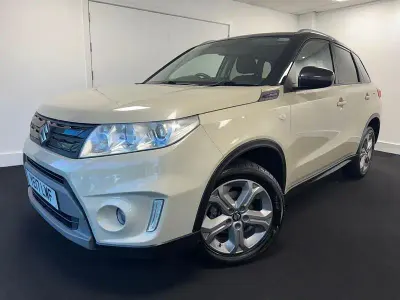 Used Suzuki Vitara SZ-T 120 HP (88 kW) 2017 Cream/black SUV