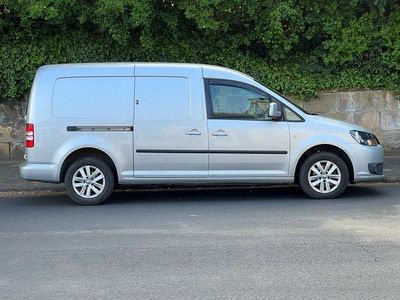 Usado VW Caddy Maxi Highline 102 HP (75 kW) 2014 Prateado Monovolume