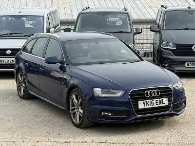 Begagnad Audi A4 S-Line 150 HK (110 kW) 2015 Blå Kombi