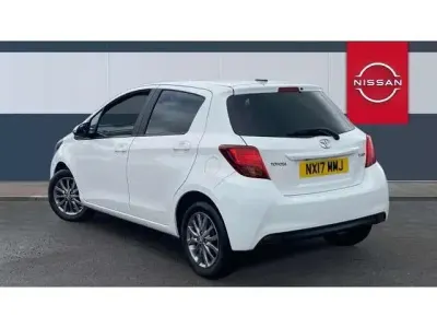 Usado Toyota Yaris 99 HP (72 kW) 2017 Branco Citadino