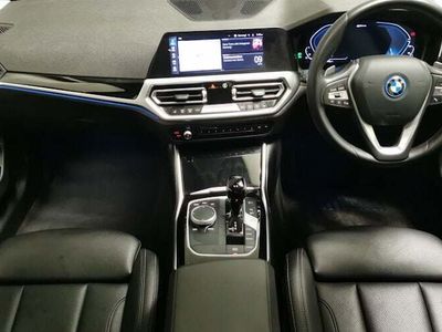BMW 330e