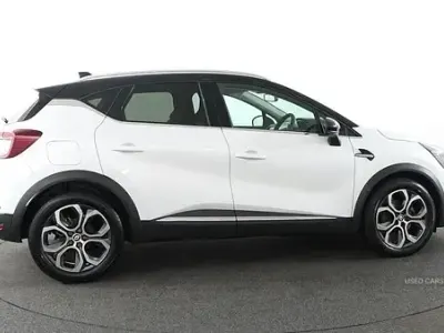 Used Renault Captur Techno 143 HP (105 kW) 2023 White/black SUV