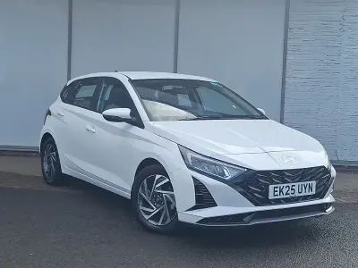 Used Hyundai i20 Advanced 100 HP (73 kW) 2025 White Hatchback