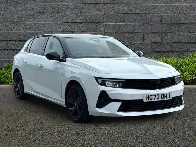 Used Vauxhall Astra S 130 HP (95 kW) 2023 White Hatchback