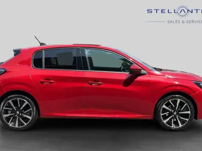 Used Peugeot 208 Allure 99 HP (72 kW) 2020 Red Hatchback
