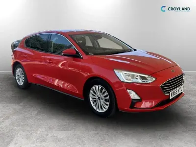 Used Ford Focus Titanium 125 HP (91 kW) 2018 Red Hatchback