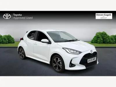 Used Toyota Yaris Design 2025 White Hatchback
