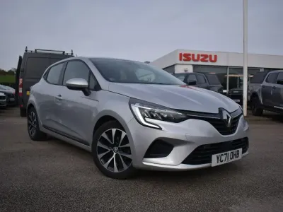 Used Renault Clio V Iconic 90 HP (66 kW) 2021 Silver Hatchback