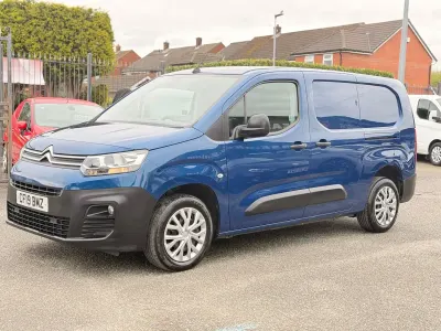 Second-hand Citroën Berlingo 100 CP (73 kW) 2019 Albastru Monovolum