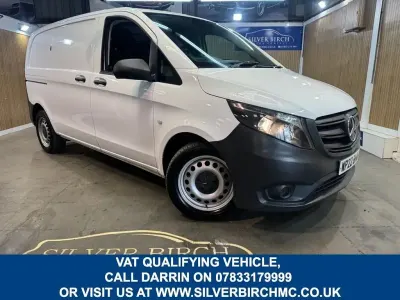 Usado Mercedes Vito Progressive 136 HP (100 kW) 2022 Branco Van