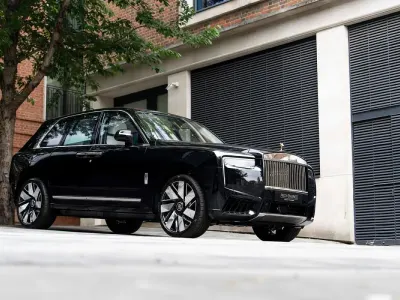 New Rolls Royce Cullinan 2026 Crystal over black SUV