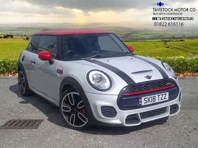Używany Mini John Cooper Works Hatch 231 KM (169 kW) 2018 Srebrny Hatchback