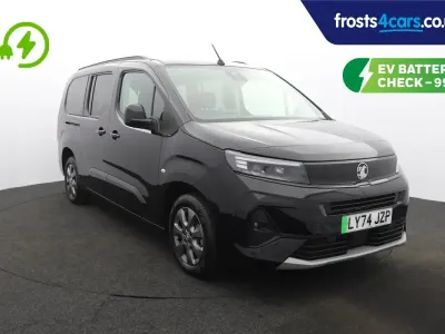 Begagnad Vauxhall Combo Ultimate 100 kW (136 HK) 2024 Svart Minibuss