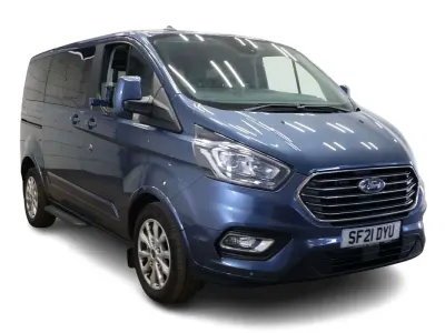 Usado Ford Tourneo 2021 Azul Monovolumen