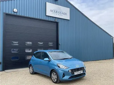 Used Hyundai i10 SE 67 HP (49 kW) 2023 Turquoise Hatchback