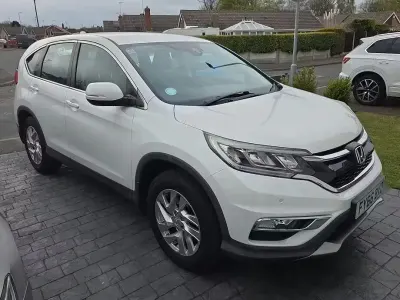 Używany Honda CR-V SE 160 KM (117 kW) 2016 Biały SUV