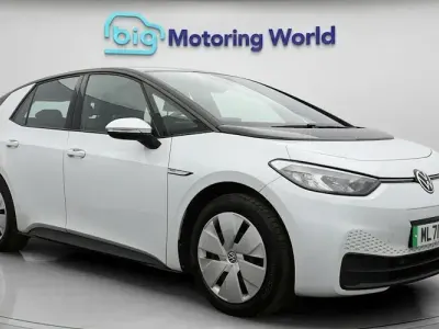 Begagnad VW ID.3 Pro Performance 150 kW (204 HK) 2021 Vit Halvkombi